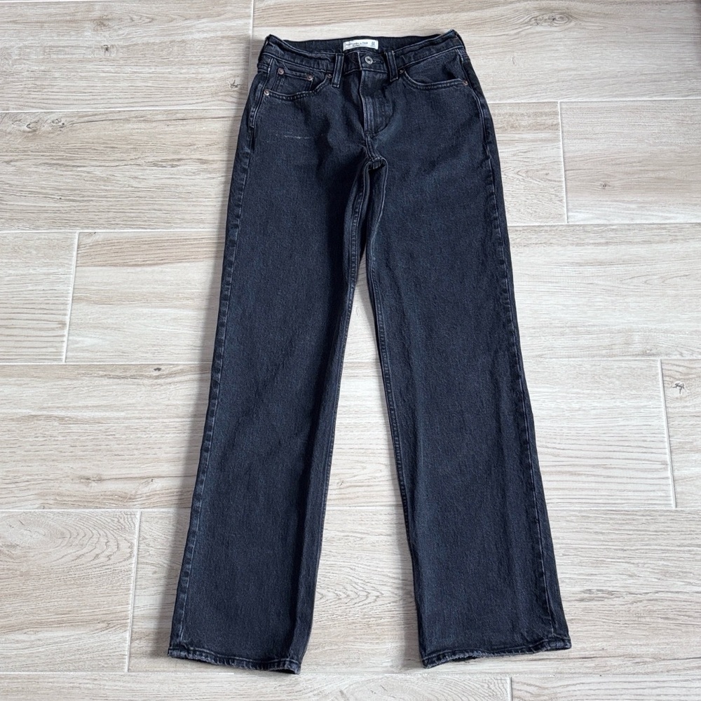 Abercrombie & Fitch High-Rise Straight Leg Jeans in Black Wash